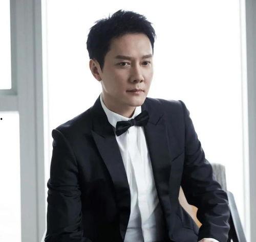 娱乐爆料男明星,当红男星背后的娱乐爆料风云